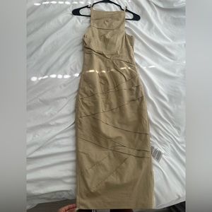 Tan midi fitted curvy dress